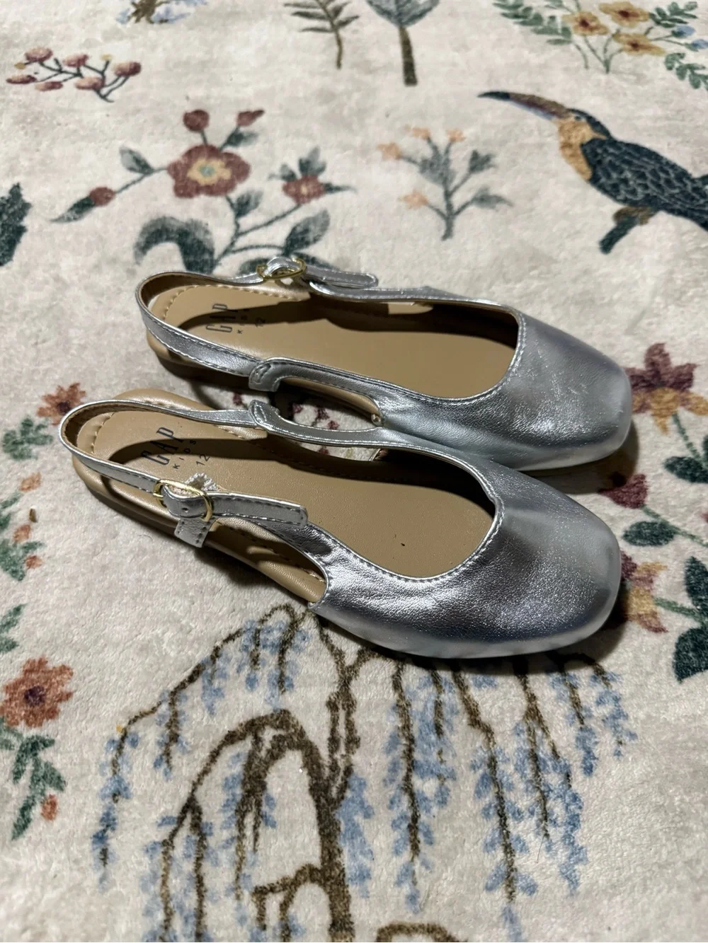 Gap kids Girls Silver Slingback Dress Flats with Adjustable Buckle 12
